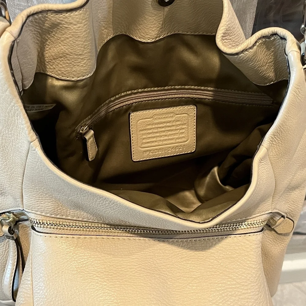 Coach Pebbled Tan Leather Madison Phoebe 3 Compartment Bag Like New Cond… - Picture 8 of 16
